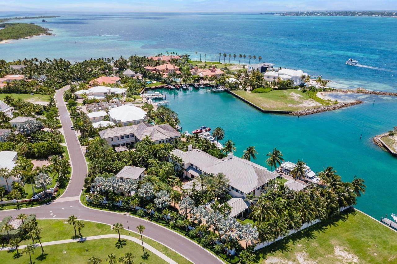 43. Single Family Homes for Sale at Ocean Club Estates, Paradise Island, Nassau and Paradise Island Bahamas