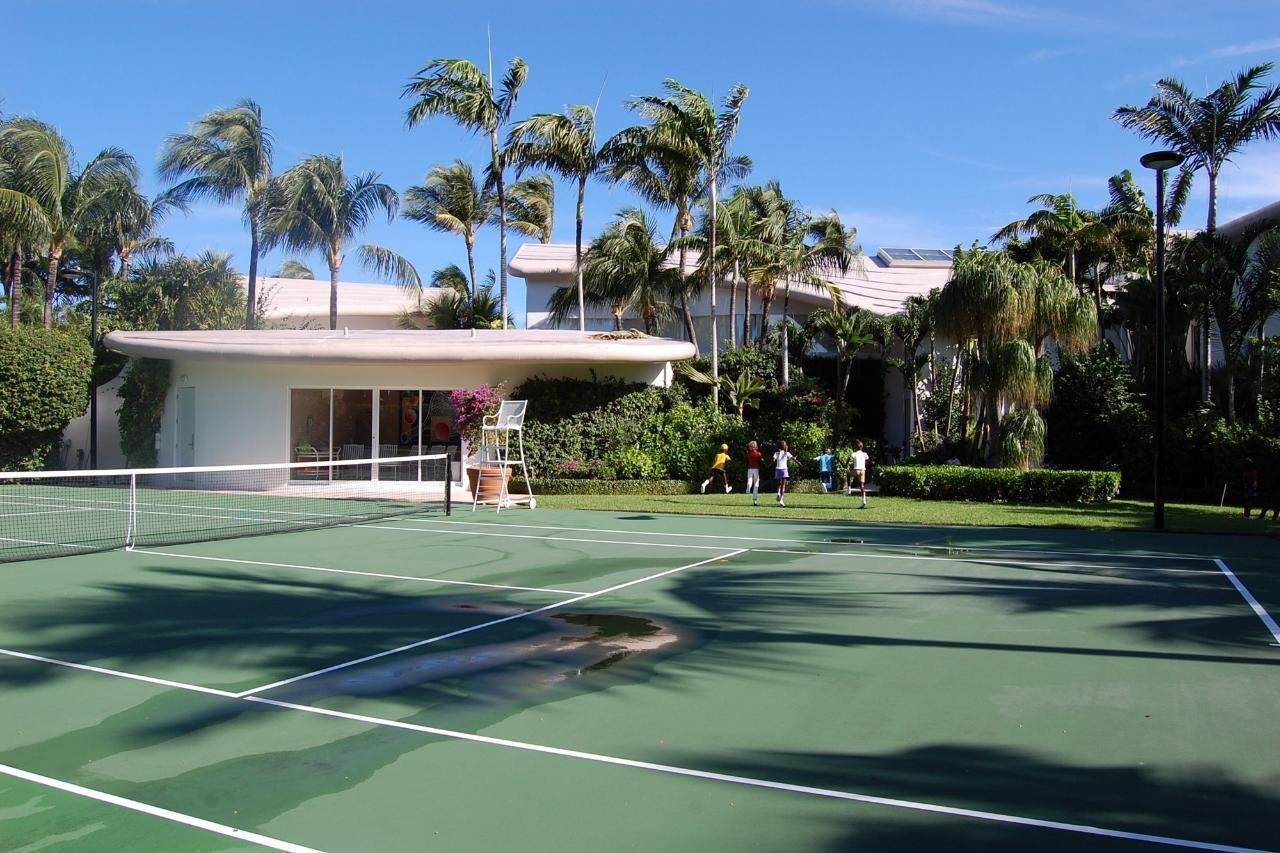 18. Single Family Homes for Sale at Ocean Club Estates, Paradise Island, Nassau and Paradise Island Bahamas