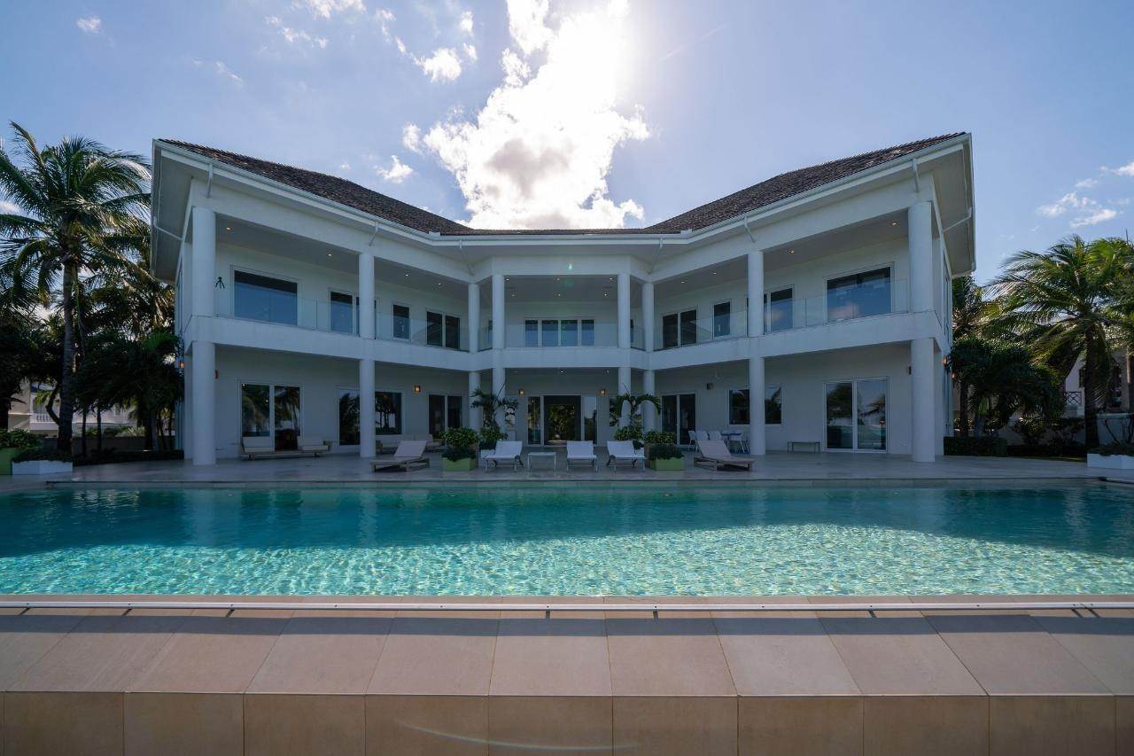 77. Single Family Homes for Sale at Ocean Club Estates, Paradise Island, Nassau and Paradise Island Bahamas