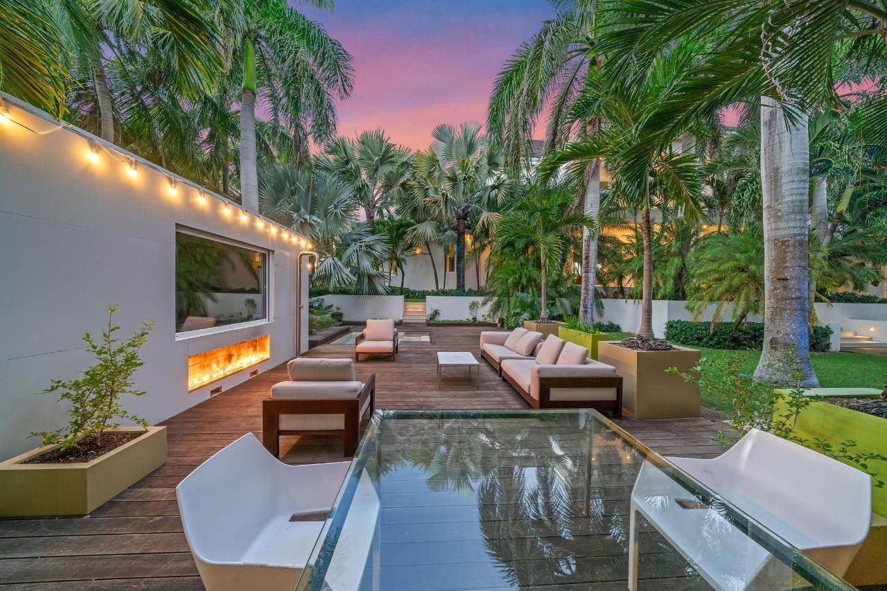 79. Single Family Homes for Sale at Ocean Club Estates, Paradise Island, Nassau and Paradise Island Bahamas