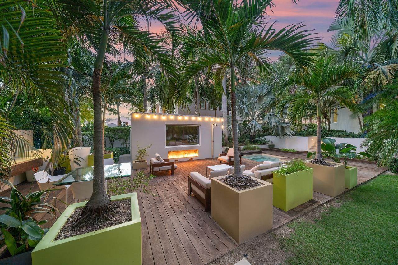 86. Single Family Homes for Sale at Ocean Club Estates, Paradise Island, Nassau and Paradise Island Bahamas